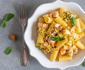 Pâtes au saumon et aux courgettes