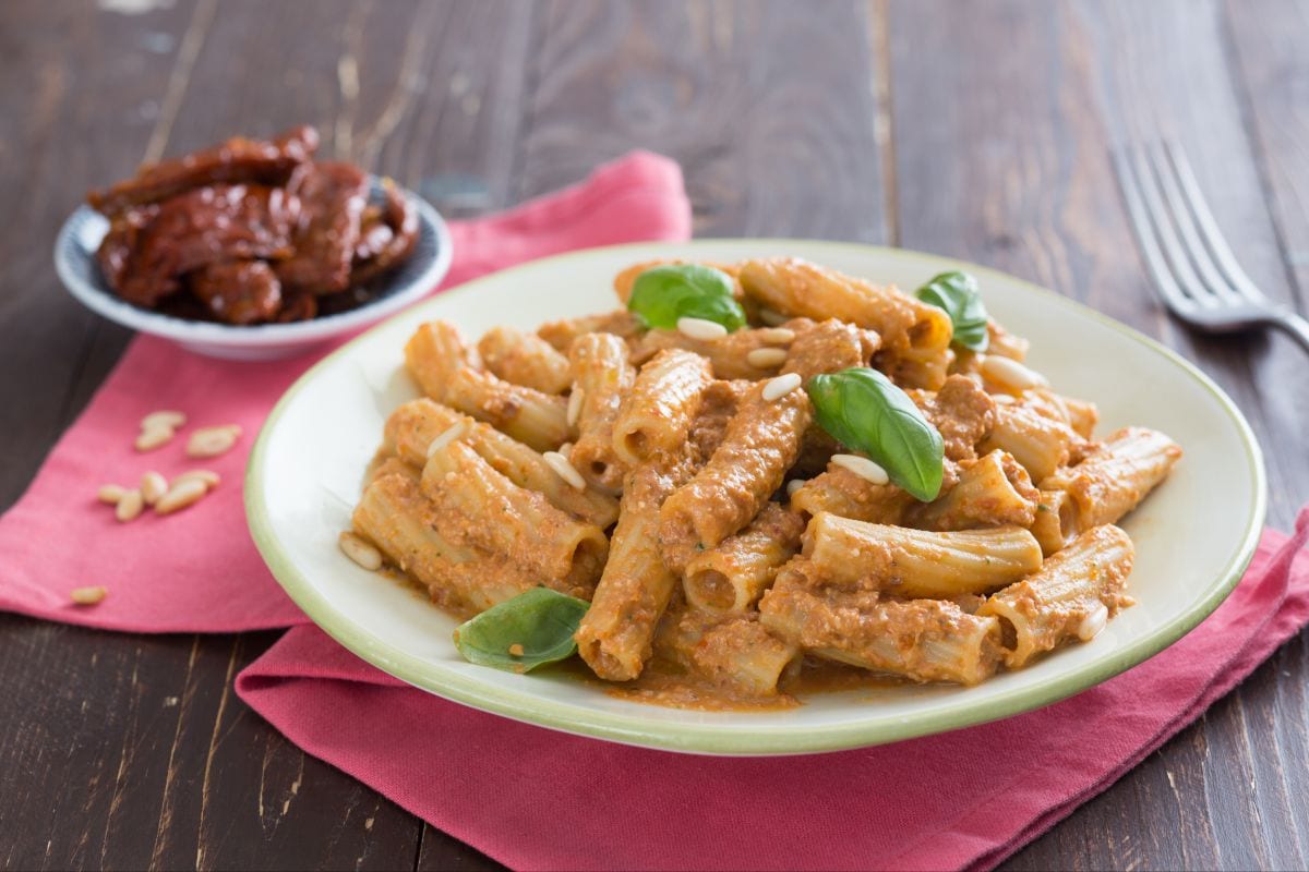 Rigatoni au pesto de tomates séchées