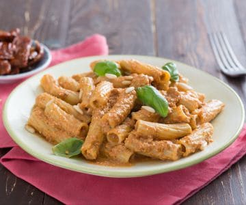 Rigatoni au pesto de tomates séchées