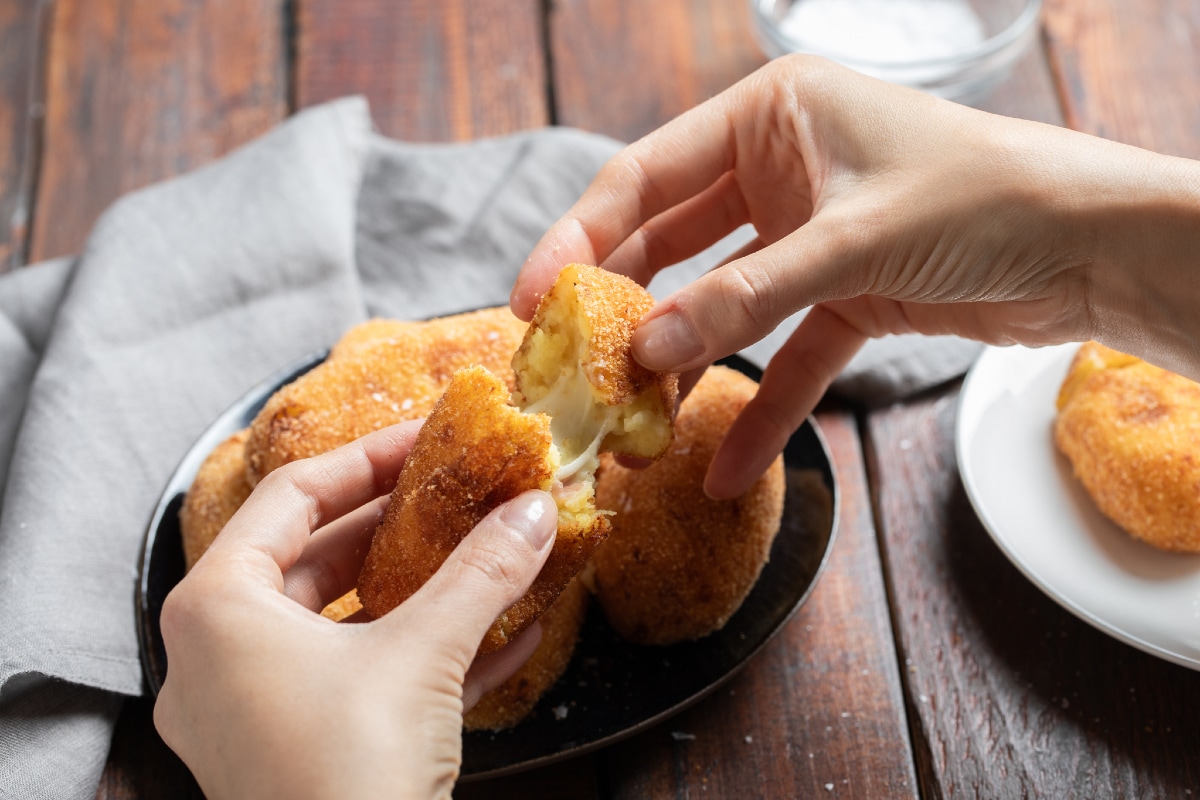 Croquettes de pommes de terre au cœur fondant de mozzarella et jambon