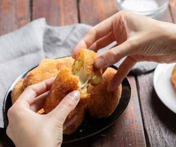 Croquettes de pommes de terre au cœur fondant de mozzarella et jambon