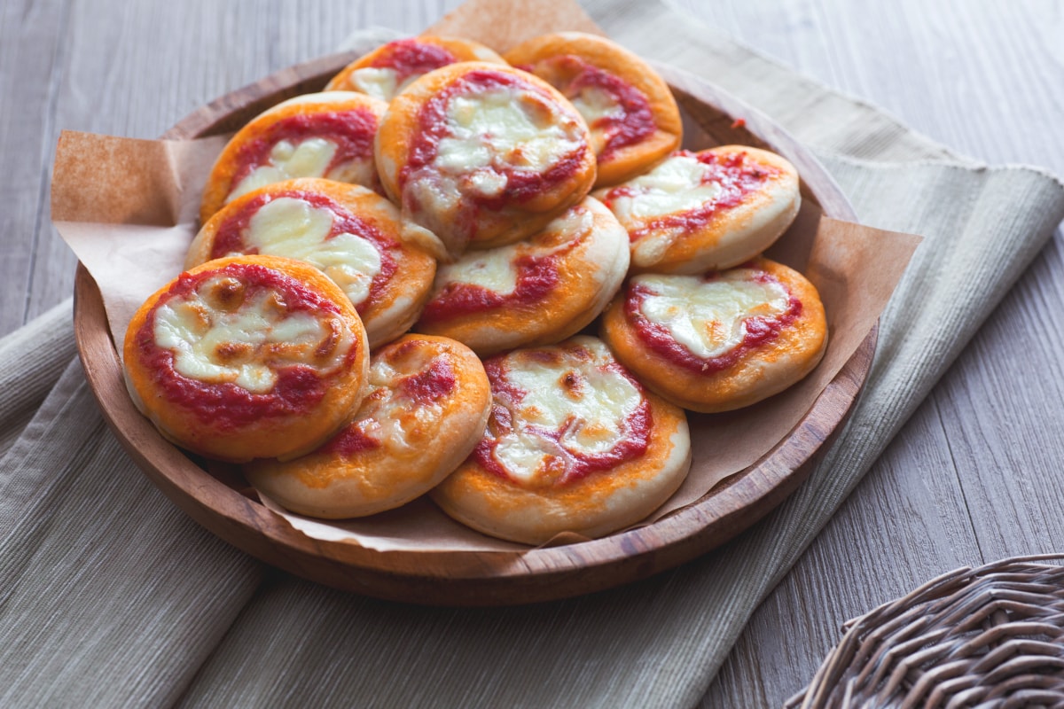 Petites pizzas rouges