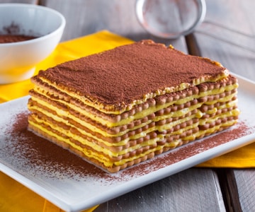 Tiramisu avec des biscuits secs