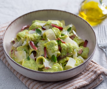 Pâtes crémeuses au speck et aux courgettes