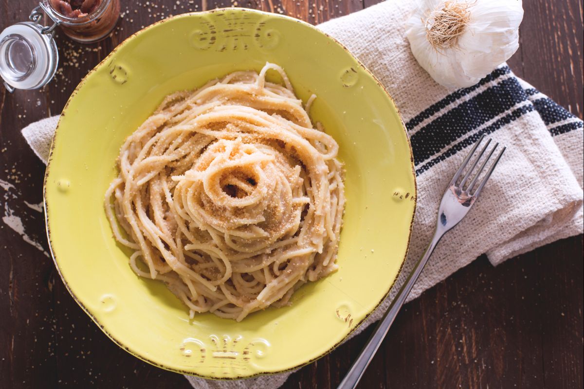 Spaghetti aux anchois et à la chapelure