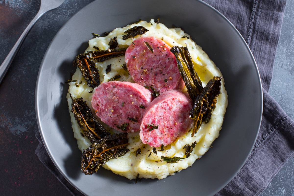 Cotechino sur crème de pommes de terre