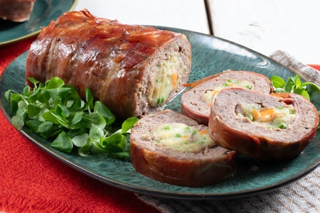 Pain de viande avec speck et pommes de terre