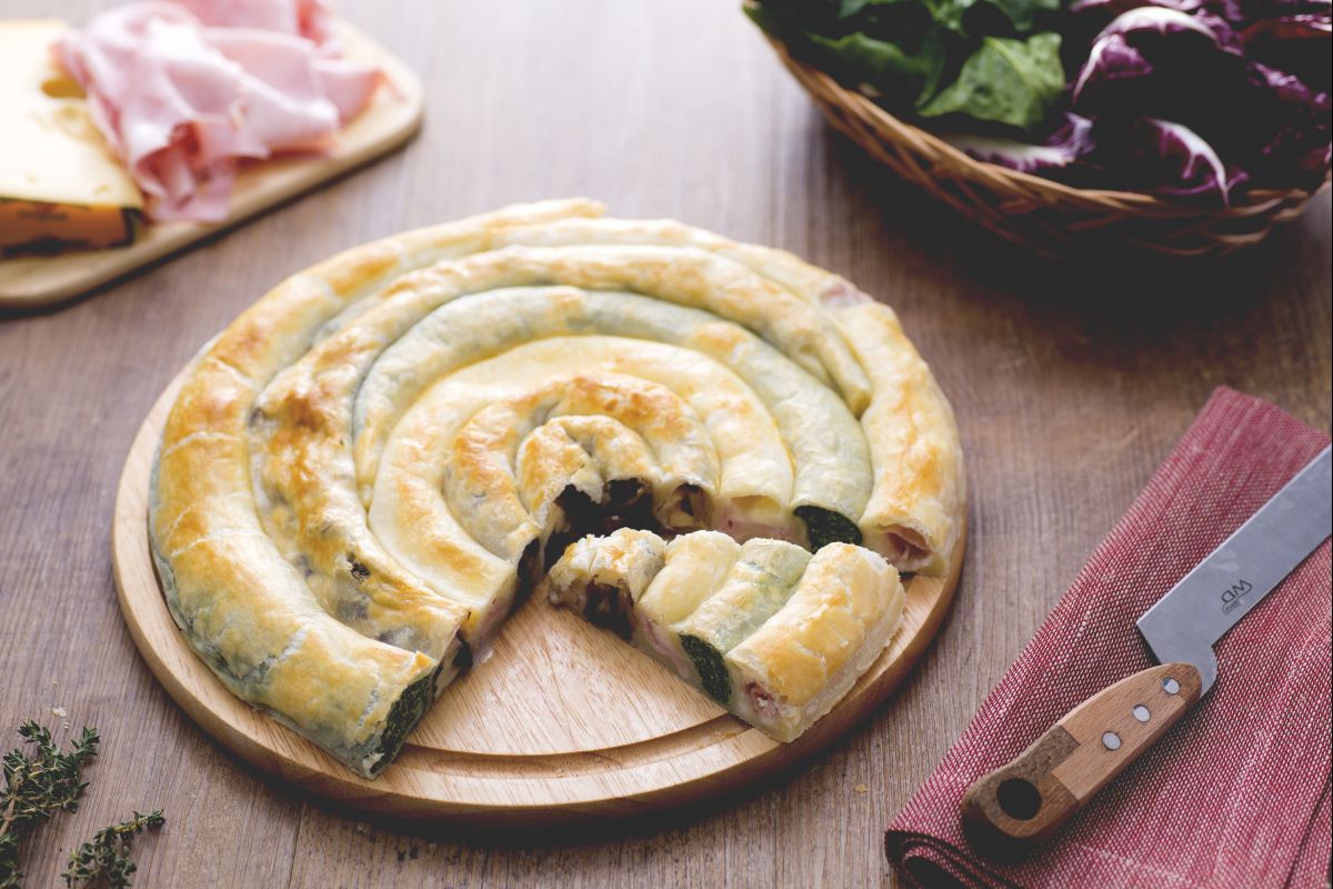 Escargot de pâte feuilletée farcie