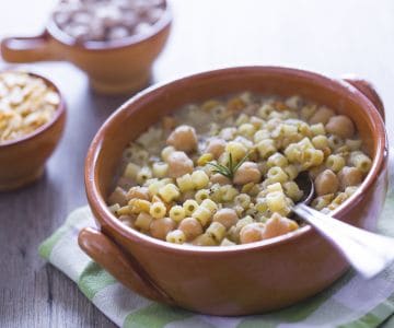 Pâtes aux pois chiches et cicerchia