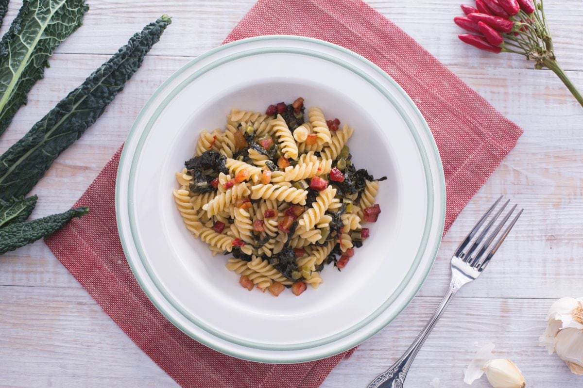 Fusilli au chou noir et lardons