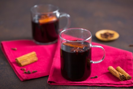 Vin chaud (mulled wine)